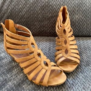 Woman’s wedge gladiator sandal by Cliffs